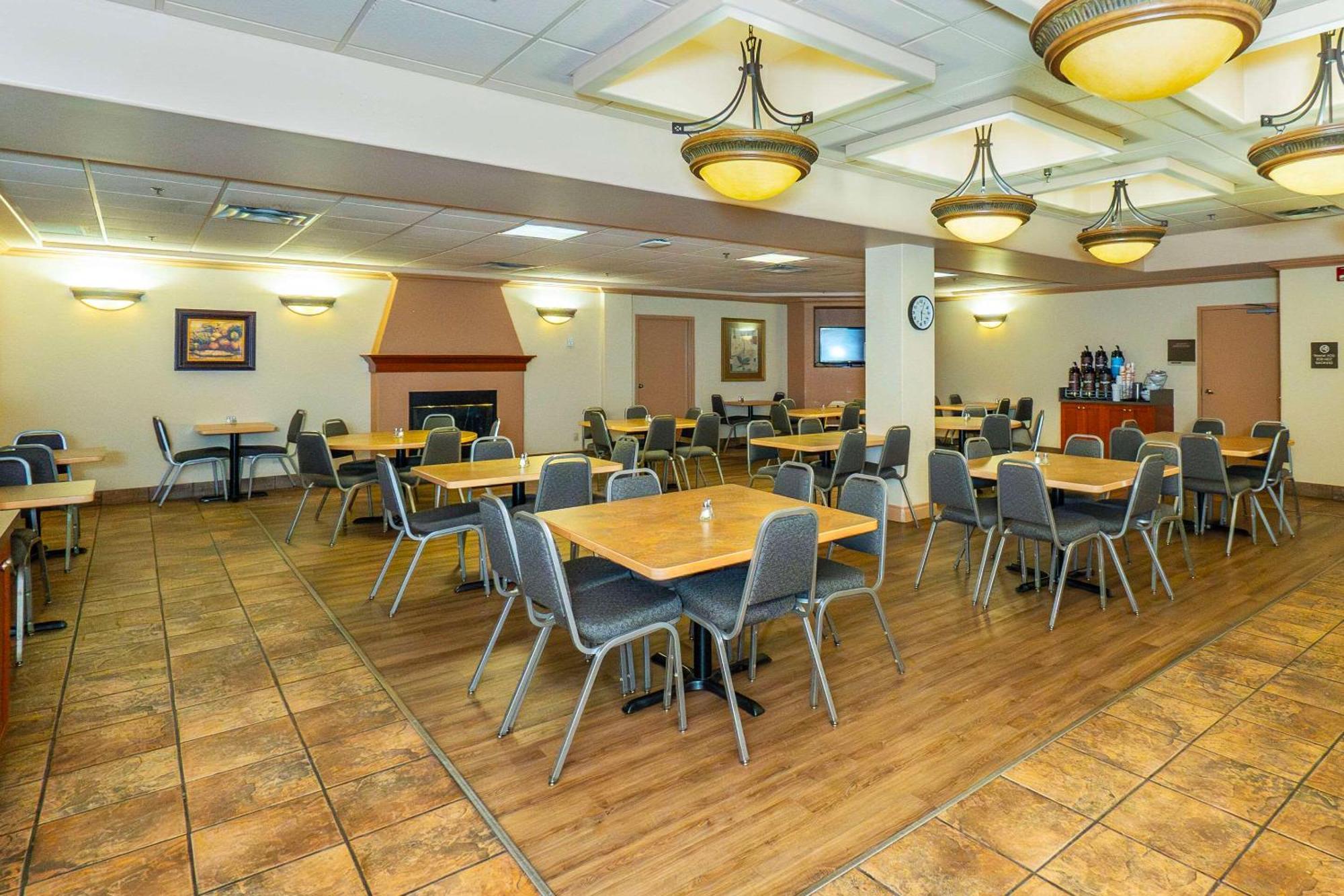 Comfort Inn & Suites Salmon Arm Ngoại thất bức ảnh