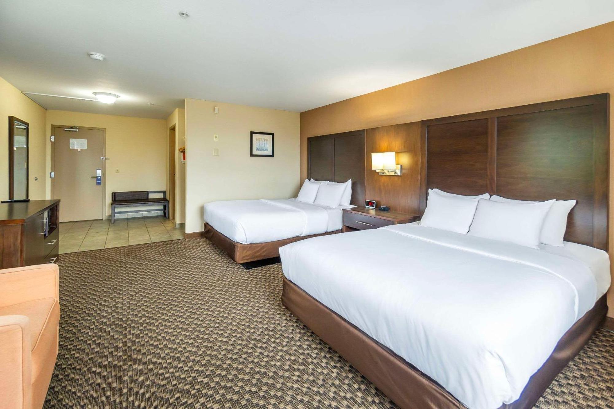 Comfort Inn & Suites Salmon Arm Ngoại thất bức ảnh