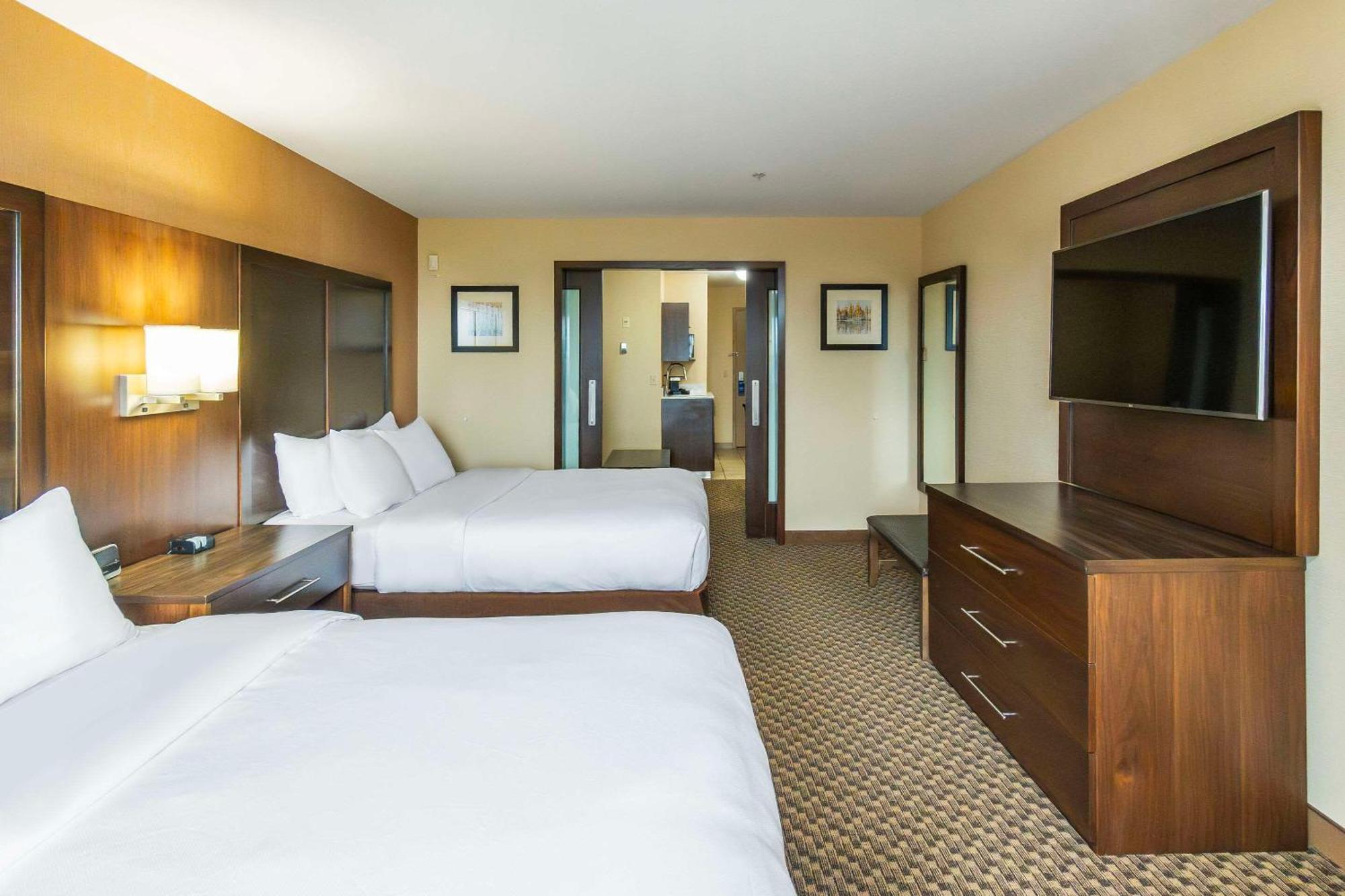 Comfort Inn & Suites Salmon Arm Ngoại thất bức ảnh
