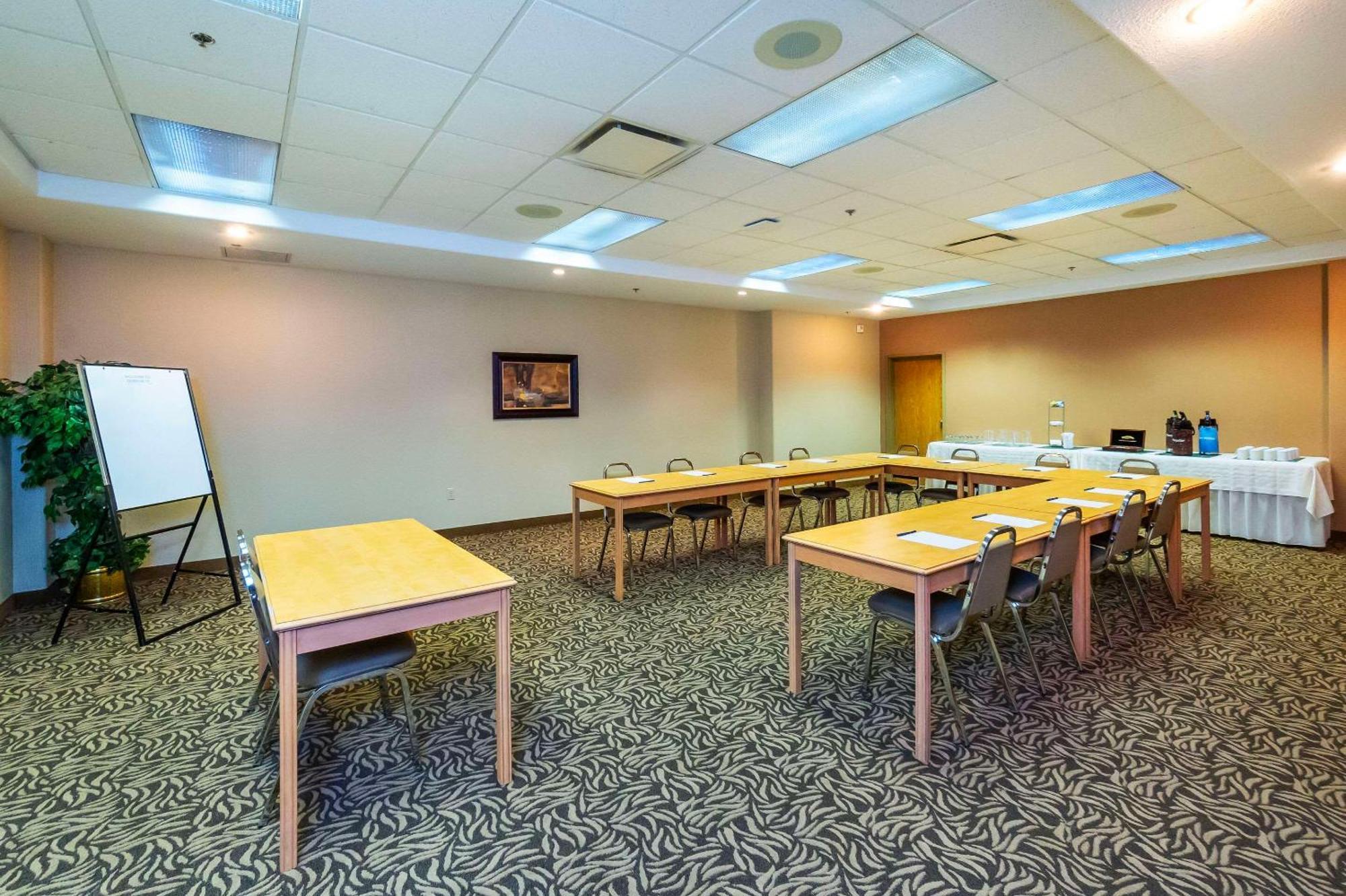 Comfort Inn & Suites Salmon Arm Ngoại thất bức ảnh