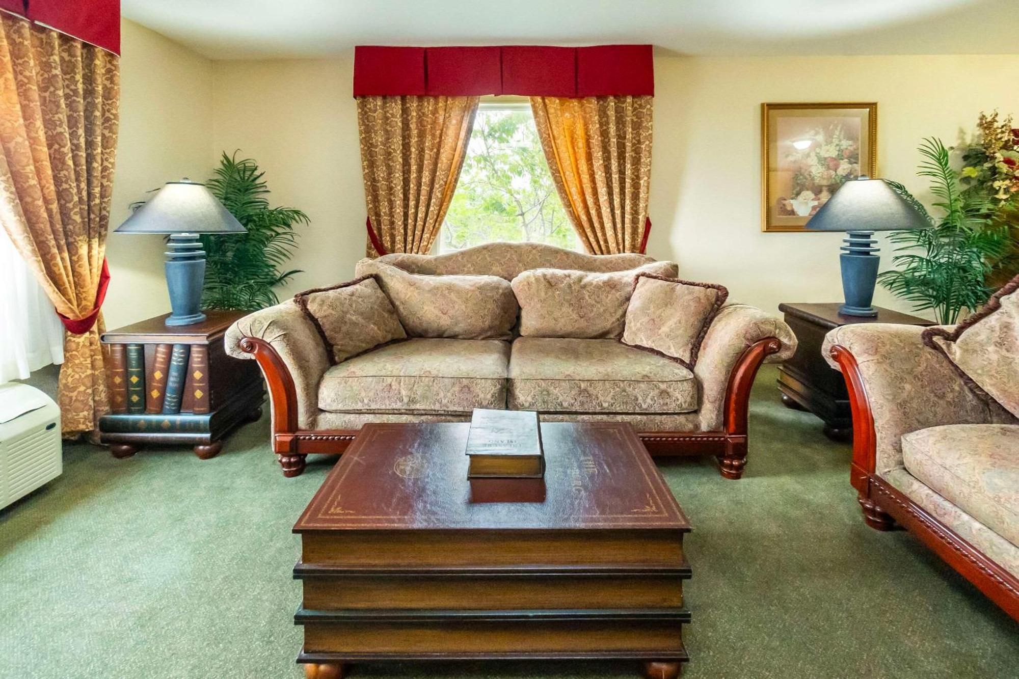 Comfort Inn & Suites Salmon Arm Ngoại thất bức ảnh