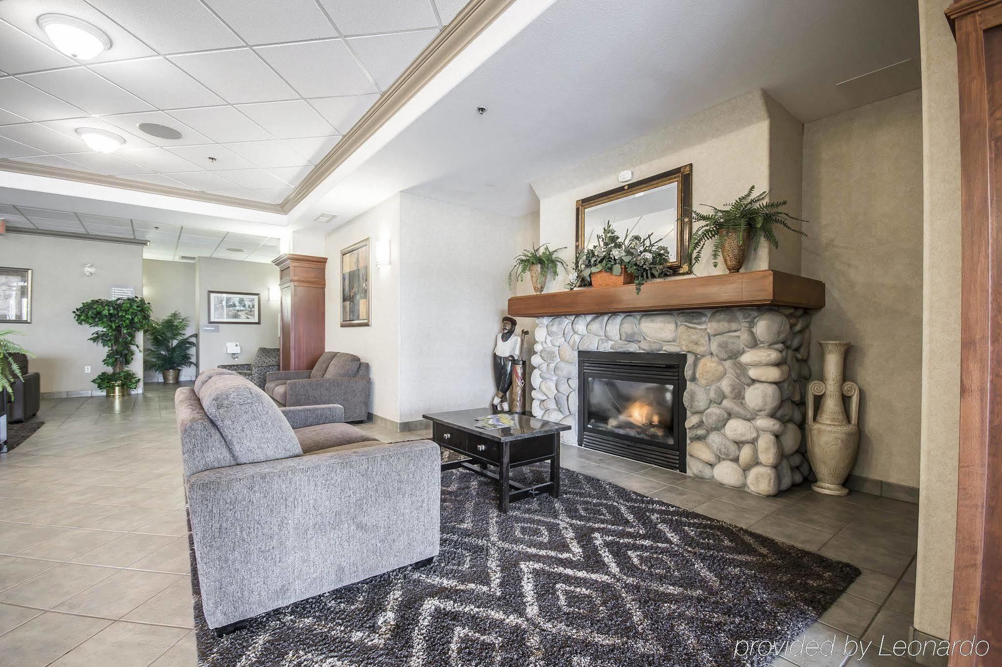 Comfort Inn & Suites Salmon Arm Ngoại thất bức ảnh